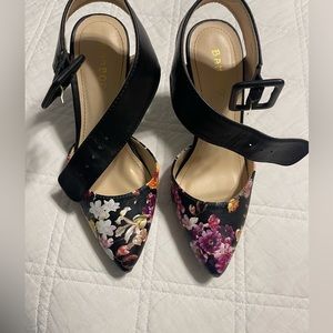 Bamboo Flower Heels Stiletto with Straps/ Size 6W